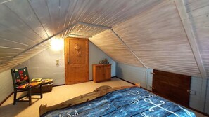 3 bedrooms, iron/ironing board, WiFi, bed sheets - Vacation home Julchen - in the garden, with barbecue area and carport - Holiday home Julchen: (Samtens)