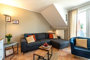 Fernseher, DVD-Player, Stereoanlage