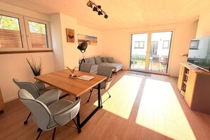TV, stereo - Vacation home BUG - between Bodden and sea - Holiday home Bug - Charming domicile (Dranske)