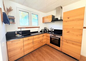 Fridge, oven, stovetop, dishwasher - Vacation home BUG - between Bodden and sea - Holiday home Bug - Charming domicile (Dranske)