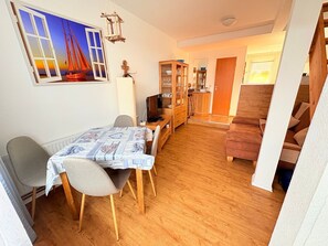 Unclassified image, 3 of 18, button