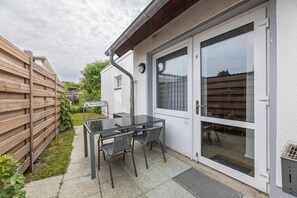 Unclassified image, 2 of 18, button