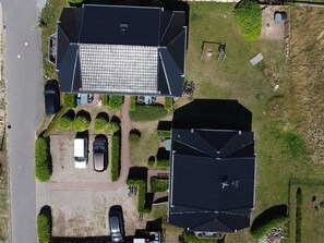 Exterior - Fewo Seelenfrieden 1 - Garden is included, dog - Sunny vacation apartment with (Alt Reddevitz)