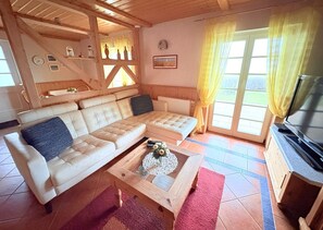 TV - Apartment Nele 2 directly on the Bodden with terrace - Terrace apartment for 2 people (Wiek)