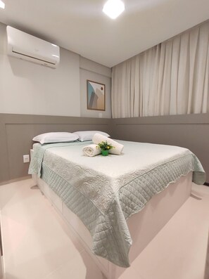 Apartamento luxo | Cortinas blackout, Wi-Fi de cortesia