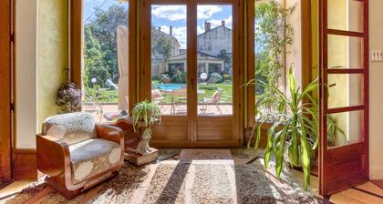 Chambre dâhĂŽtes au cĆur de BĂ©ziers avec piscine partagĂ©e, Wi-Fi et climatisation