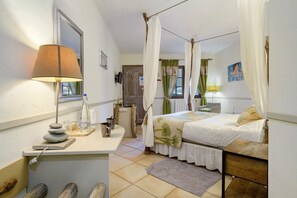 Iron/ironing board, WiFi, bed sheets - Agapanthe Guest Room with Sea View, Wi-Fi & Air Conditioning (Tourrettes-sur-Loup)