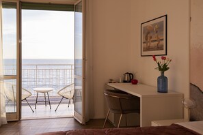 Deluxe Double Room, Balcony, Sea View | In-room safe, blackout curtains, iron/ironing board - Casa Mare Beachfront Luxury Suites (SALERNO)
