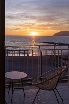 View from property - Casa Mare Beachfront Luxury Suites (SALERNO)