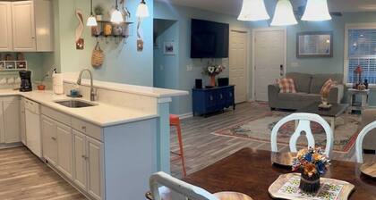 Tranquil waterfront 3-bedroom, 2 Bath house located in lovely Pass Christian