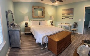 3 bedrooms, desk, iron/ironing board, free WiFi - Tranquil waterfront 3-bedroom, 2 Bath house located in lovely Pass Christian (Pass Christian)