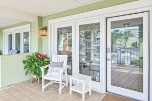 Exterior detail - Elegant 2BR/2BA Escape | Beach Service Included | Magnolia House 103 (Destin)