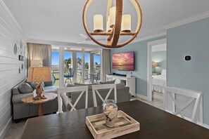 Smart TV - Elegant 2BR/2BA Escape | Beach Service Included | Magnolia House 103 (Destin)