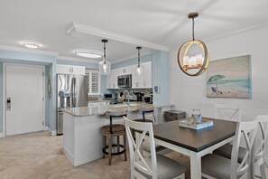 Dining - Elegant 2BR/2BA Escape | Beach Service Included | Magnolia House 103 (Destin)