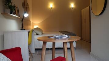 Desk, soundproofing, iron/ironing board, free WiFi