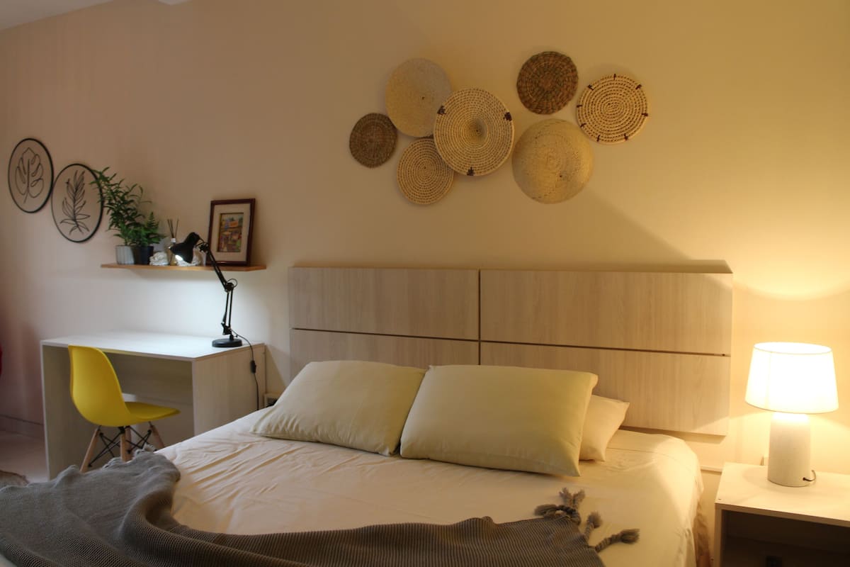 Iron/ironing board, free WiFi