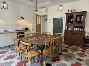 Dining - La Maison 20 - gîte for 15 people (Courgenay)