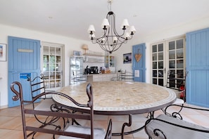 Dining - Guest Room 'Olive' with Shared Pool, Wi-Fi, and Air Conditioning (Tourrettes-sur-Loup)