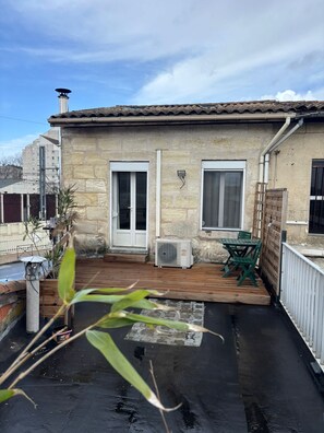 Outdoor dining - Duplex Cosy à Floirac - Your Haven of Light and Comfort (floirac)