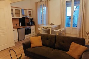 Living area - Duplex Cosy à Floirac - Your Haven of Light and Comfort (floirac)