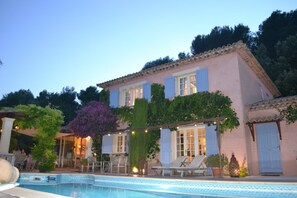 Pool - Guest Room 'Violette' with Shared Pool, Wi-Fi, and Air Conditioning (Tourrettes-sur-Loup)