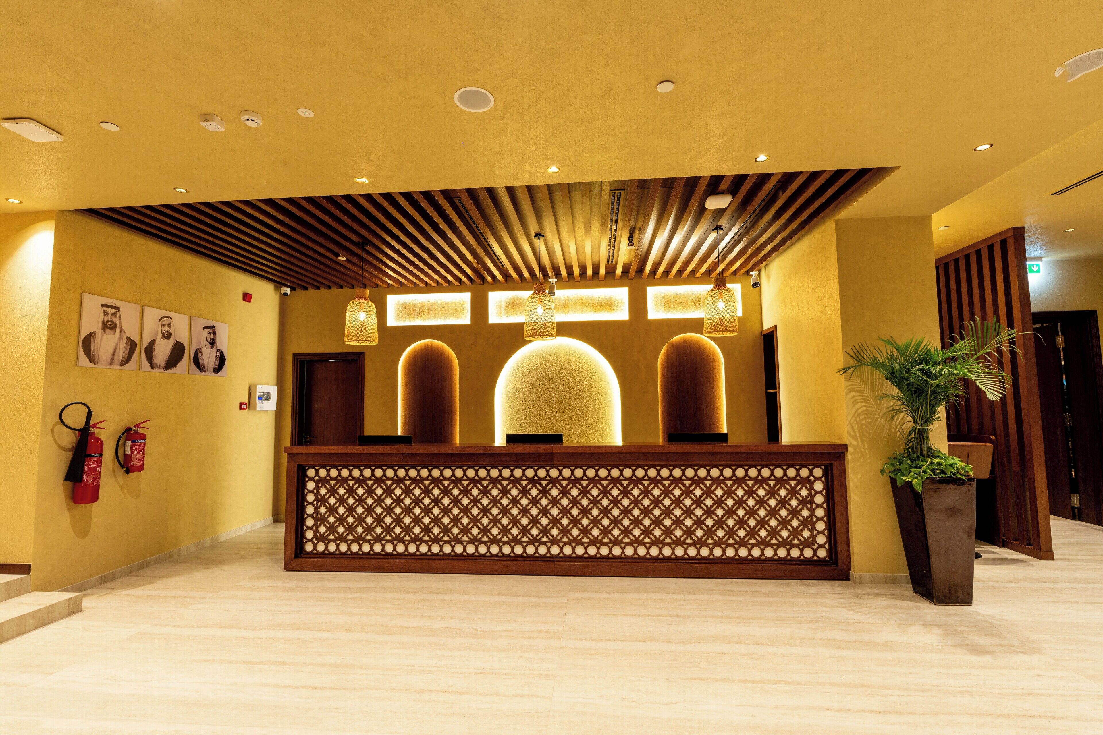 ฝ่ายต้อนรับ