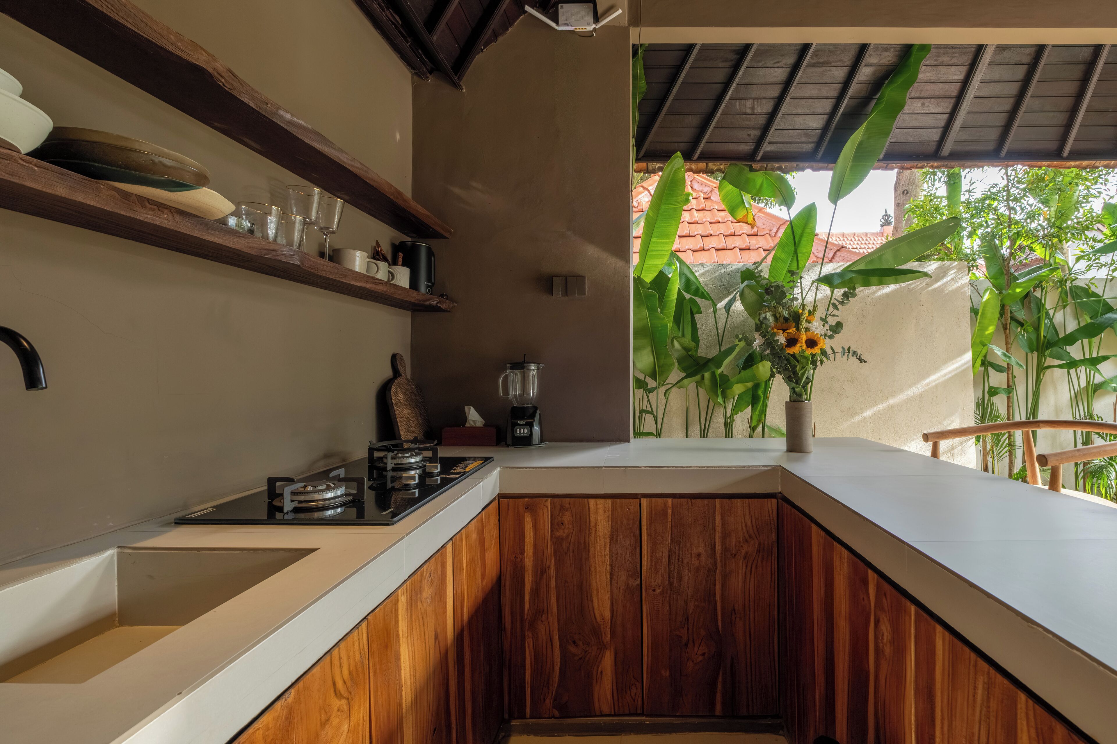 Køleskab, mikrobølgeovn, ovn, kogeplade