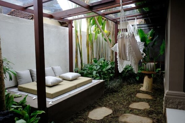 Property grounds - Cozy Villa Retreat • Garden Bliss & Gazebo Lounge (Bali)