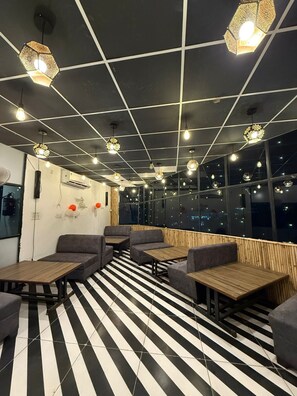 Restaurant - SM Hotel (Ghaziabad)