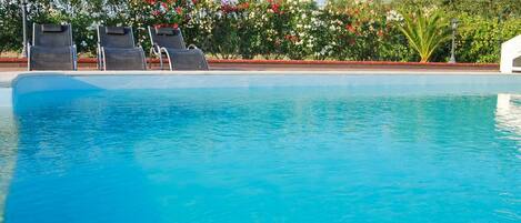 Piscine extérieure (ouverte en saison)