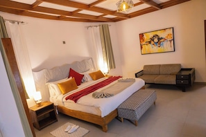 In-room safe, blackout drapes - Footprints kinigi lodge (Nyange)