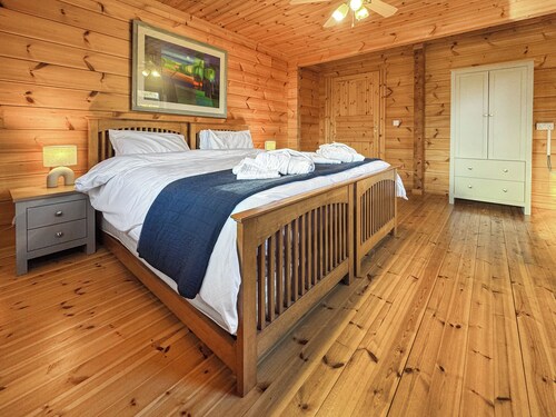 The Lakehouse - UK50894