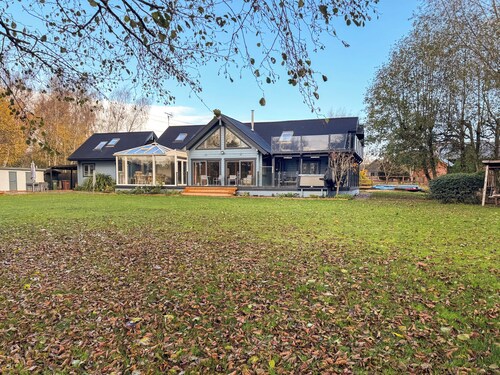 The Lakehouse - UK50894