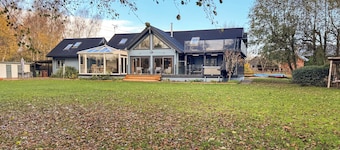 The Lakehouse - UK50894