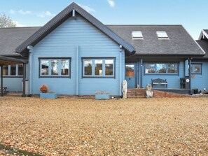Exterior | The Lakehouse - Norfolk Lake House, Pentey - The Lakehouse - UK50894 (Pentey)
