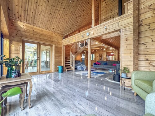 The Lakehouse - UK50894