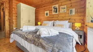 5 quartos, Wi-Fi de cortesia, roupa de cama