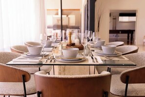 Dining - The Iluka Mirage - Sauna - Spa - Heated Pool - Fire pit - 5BR (Iluka)