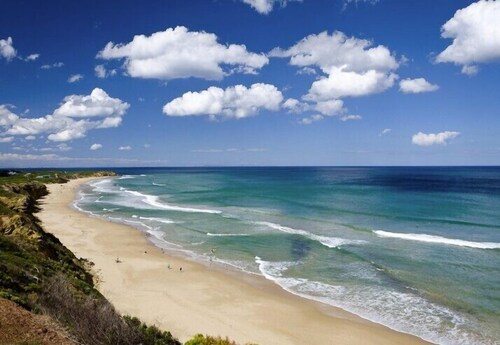 Spacious Coastal Retreat  400m to the Beach