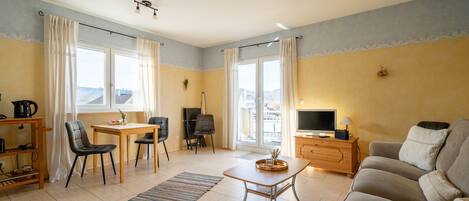 TV, DVD player, stereo