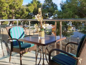 Outdoor dining - "Cal Port" - 1st Sea Line - Beach - WiFi (Blanes)