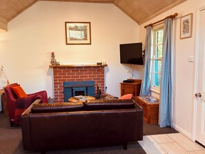 Living area - 'Forget-Me-Not Garden Cottage.' A classic miners' cottage, close to Daylesford. (Daylesford)