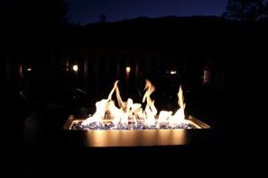 Property grounds - Yosemite Cabin,Mountain View’s, 30 miles from Yosemite entrance,1 king, 2 queens (Mariposa)