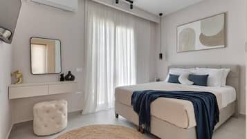 Villa, Balcony, Courtyard View | In-room safe, blackout drapes, iron/ironing board, free WiFi