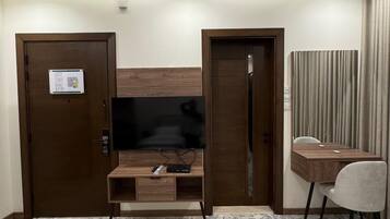 Iron/ironing board, free WiFi