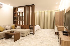 Iron/ironing board, free WiFi