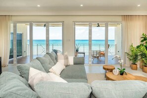 TV, offices - Laguna del Mar #10 - Oceanfront 3 Bedroom on Seven Mile Beach (Seven Mile Beach)