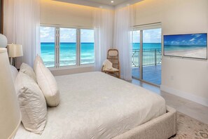3 bedrooms, iron/ironing board, WiFi, bed sheets - Laguna del Mar #10 - Oceanfront 3 Bedroom on Seven Mile Beach (Seven Mile Beach)