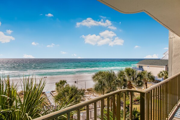 Property grounds - Beachfront Comfort | 3BR/3BA | 4th Floor | Quiet East End **BEACH CHAIRS (Panama City Beach)