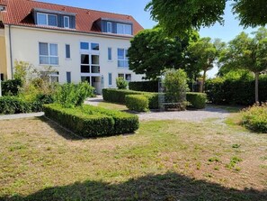 Property grounds - Vacation apartment Fischers Wiek - small and central - Holiday apartment in Wiek - (Wiek)